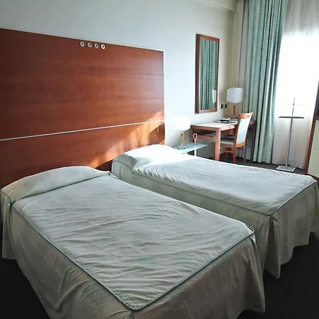 מלון Millennhotel 3*