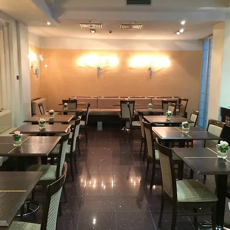 מלון Millennhotel