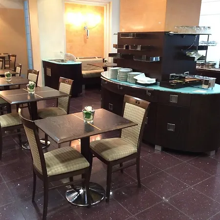 מלון Millennhotel